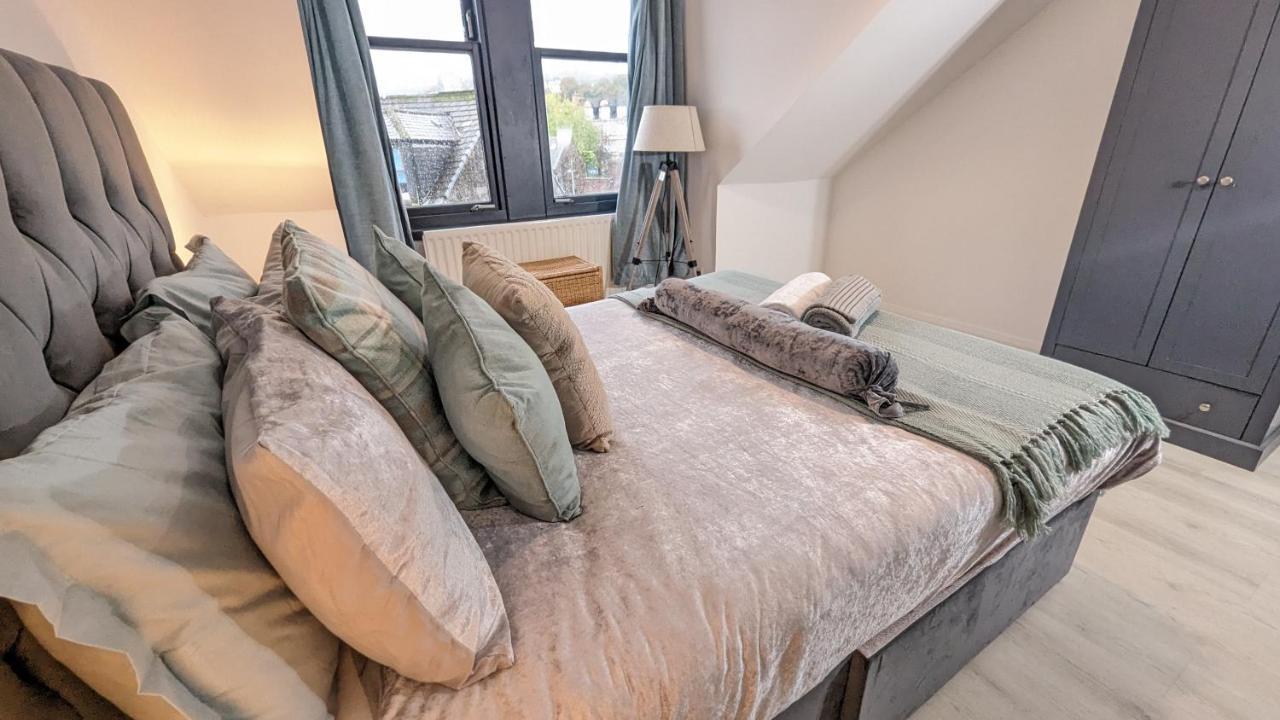 Lovely 2 Bedroom Apartment In Central Location Greenock Exterior foto