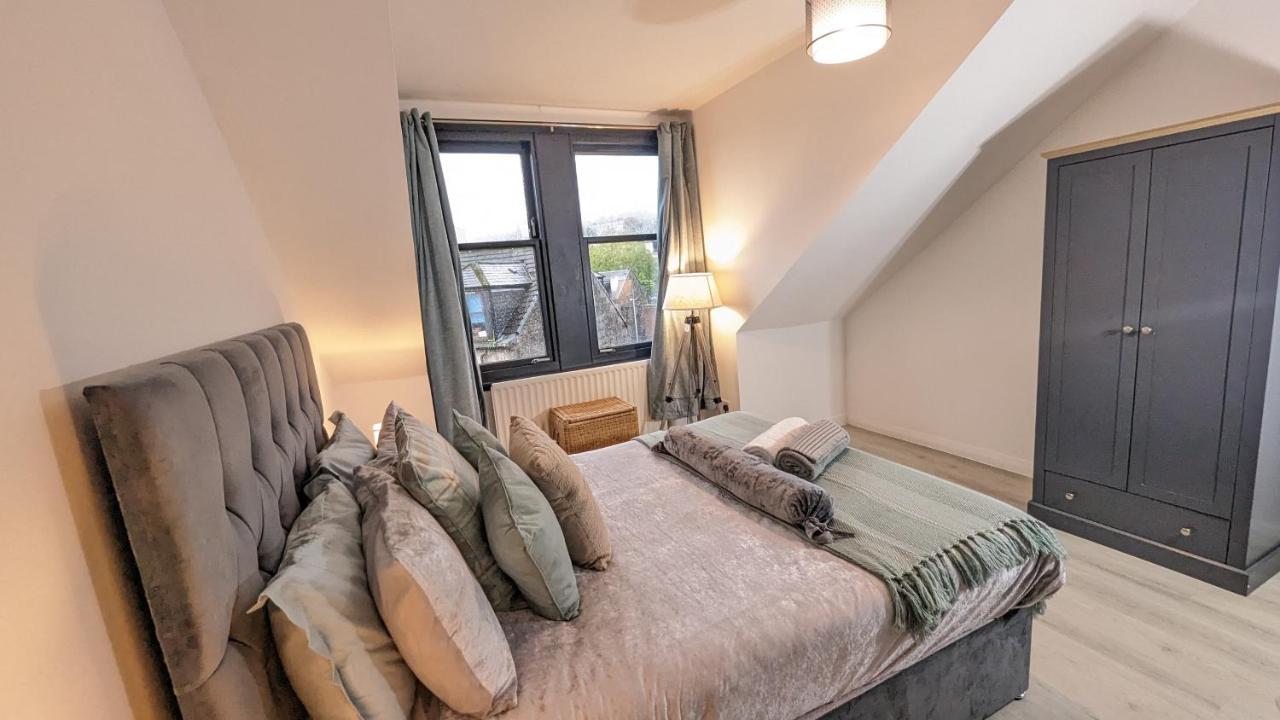 Lovely 2 Bedroom Apartment In Central Location Greenock Exterior foto